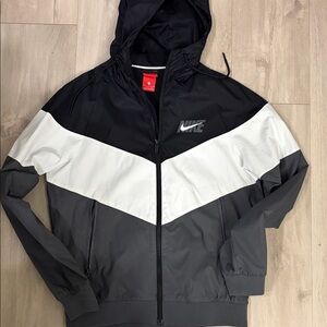 Nike Men's Black, White, and Gray Windbreaker